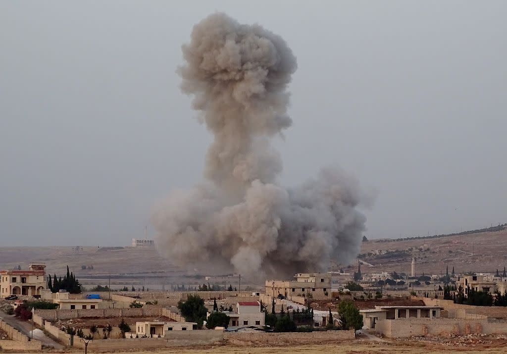 İsrail Suriyadakı hərbi bazalarını bombaladı