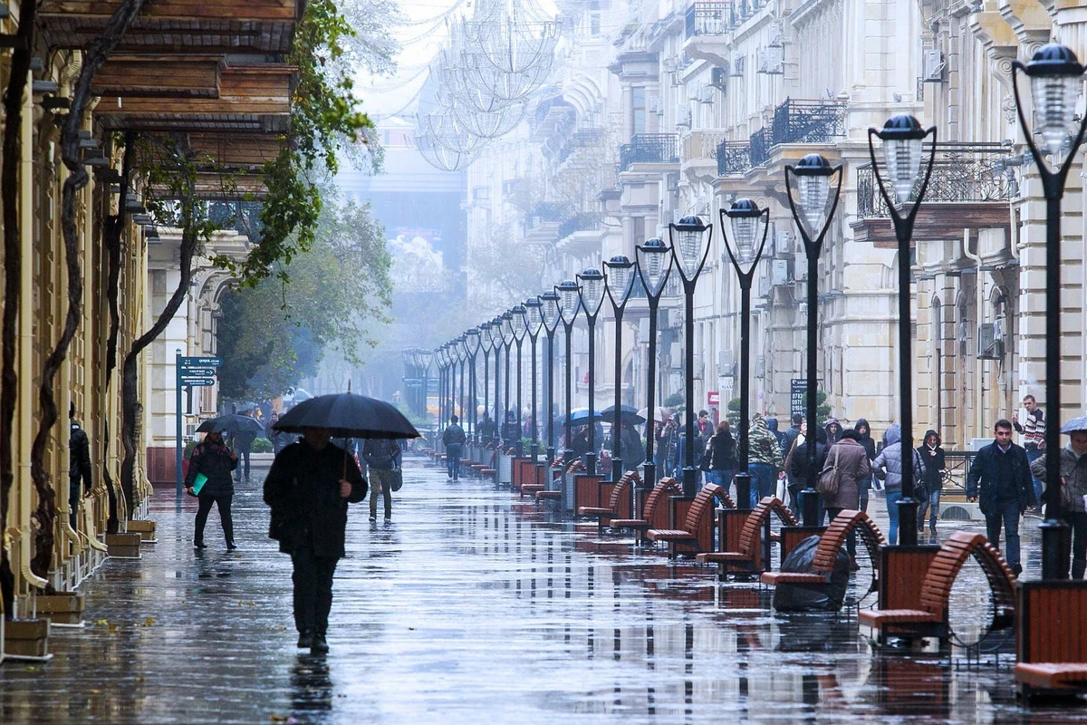 Sabaha Bakıda fasilələrlə yağış yağacağı gözlənilir