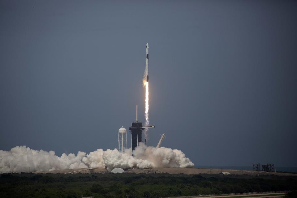 SpaceX raket buraxılışları üzrə yeni dünya rekordu qırdı 