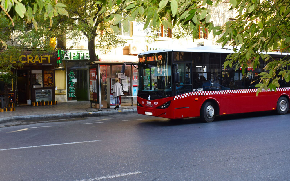 Avtobuslarda gediş haqqı məsafədən asılı olmamalıdır - Ekspert rəyi 