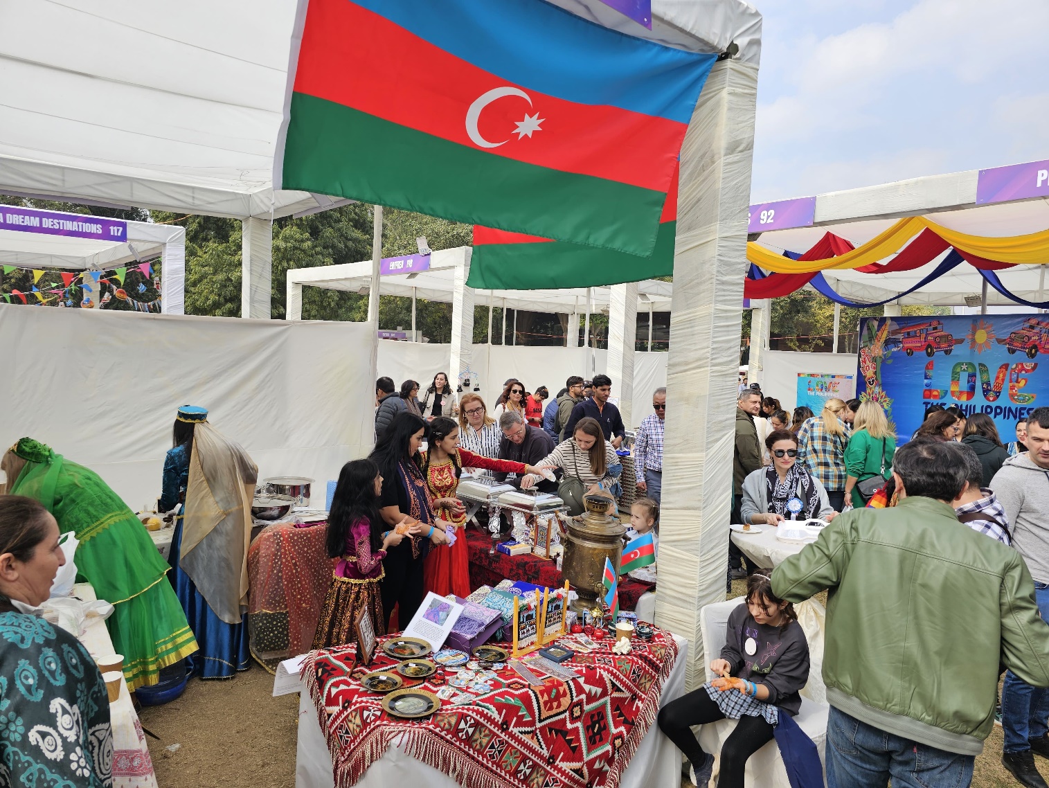 Azərbaycan Nyu-Dehlidə təşkil olunan diplomatik xeyriyyə yarmarkasında təmsil olunub