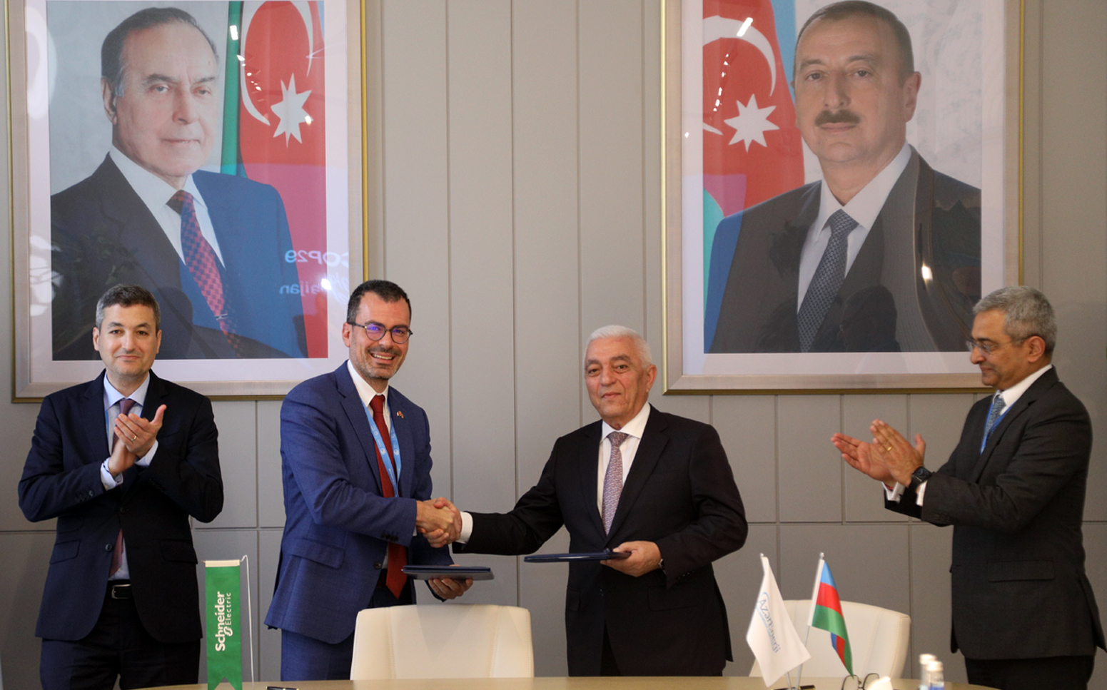 “AzərEnerji” ilə “Schneider Electric” şirkəti memorandum imzalayıb