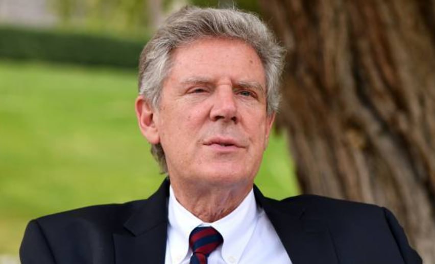 ABŞ konqresmeninin Bakı səfəri etirazlarla qarşılandı: Frank Pallone ölkəni tərk etdi