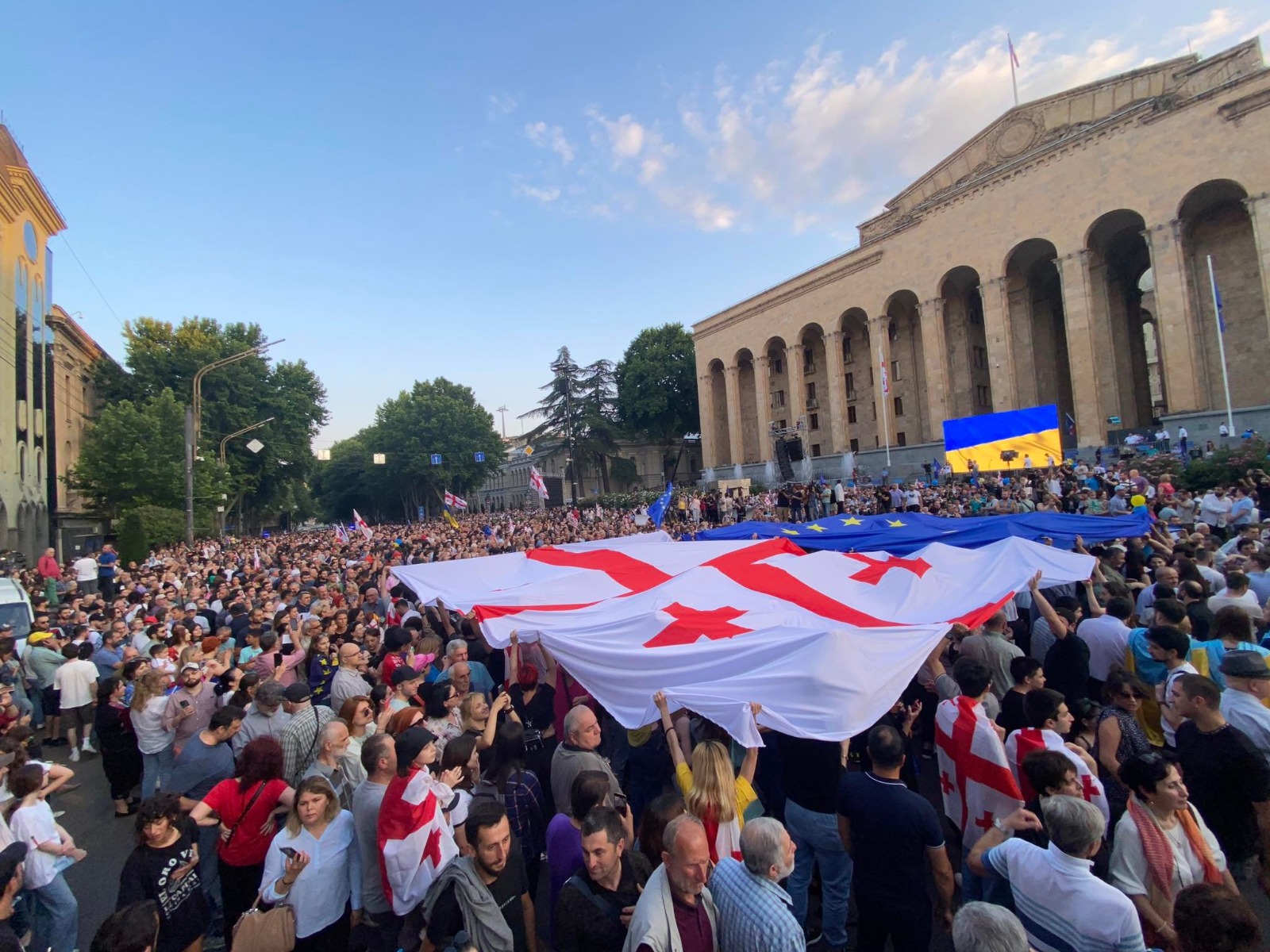 Gürcüstanda kütləvi etirazlar səngimək bilmir