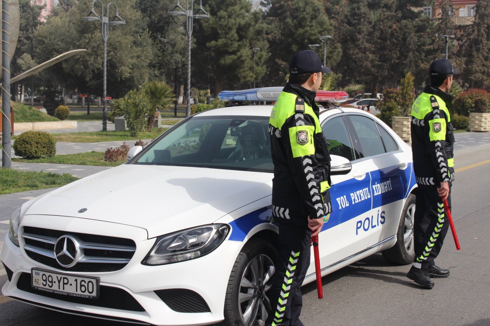 Yol polisi yol hərəkəti iştirakçılarına müraciət edib