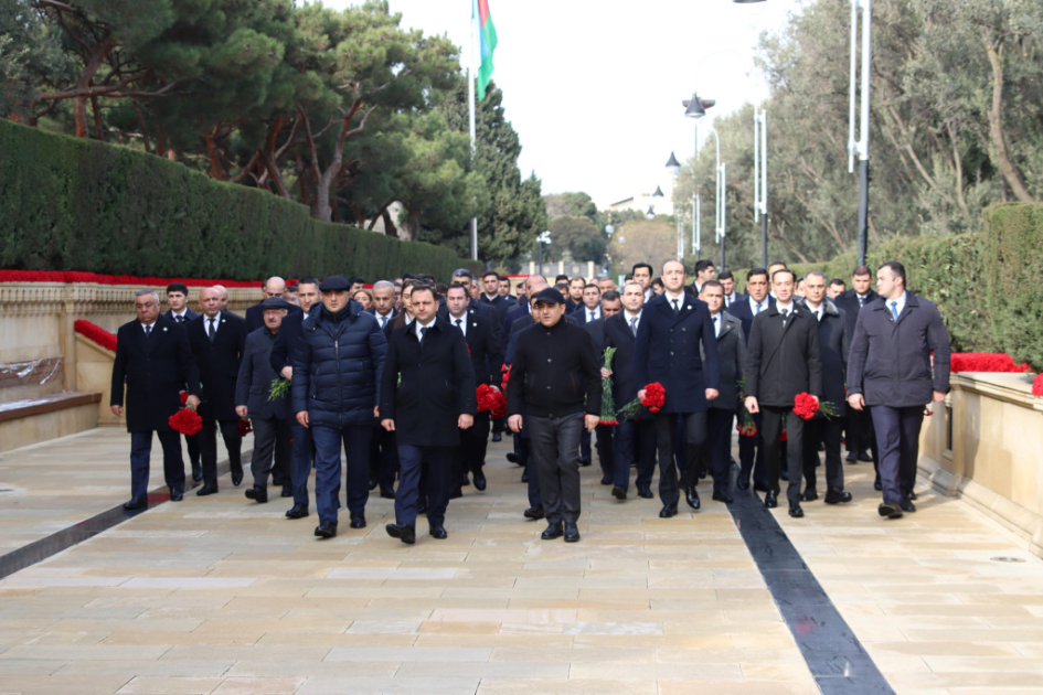 Strateji Obyektlərin Mühafizəsi Dövlət Agentliyinin şəxsi heyəti Şəhidlər xiyabanını ziyarət edib