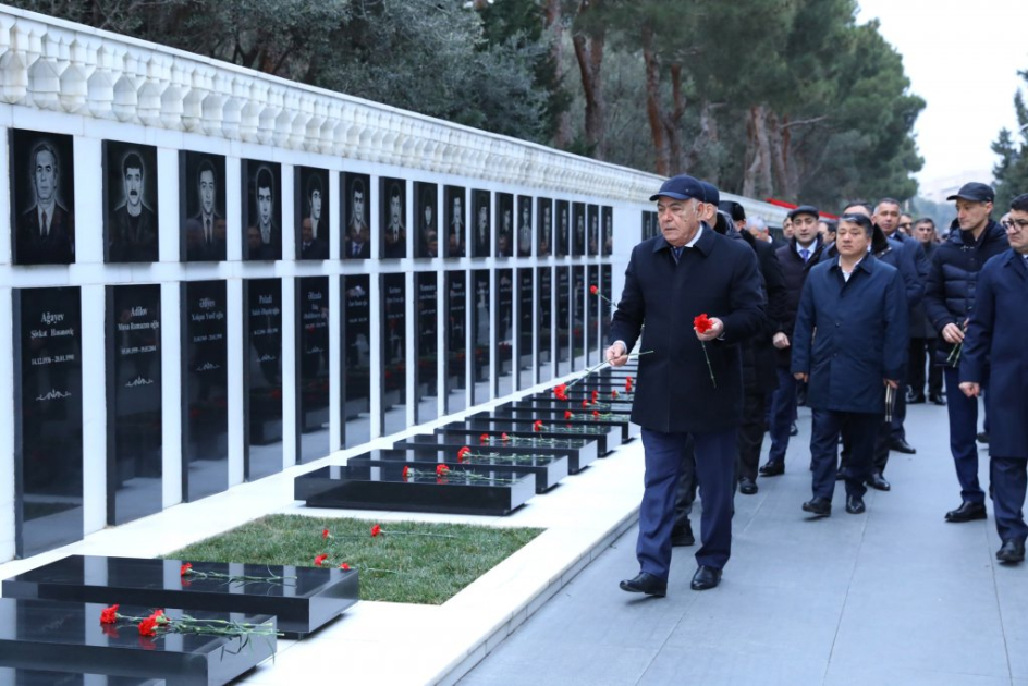 Xüsusi Rabitə və İnformasiya Təhlükəsizliyi Dövlət Xidmətinin şəxsi heyəti Şəhidlər Xiyabanını ziyarət edib