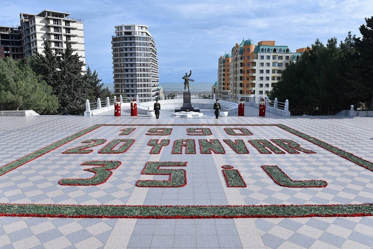 Sumqayıtda 20 Yanvarla əlaqədar anım mərasimi keçirilib - FOTO