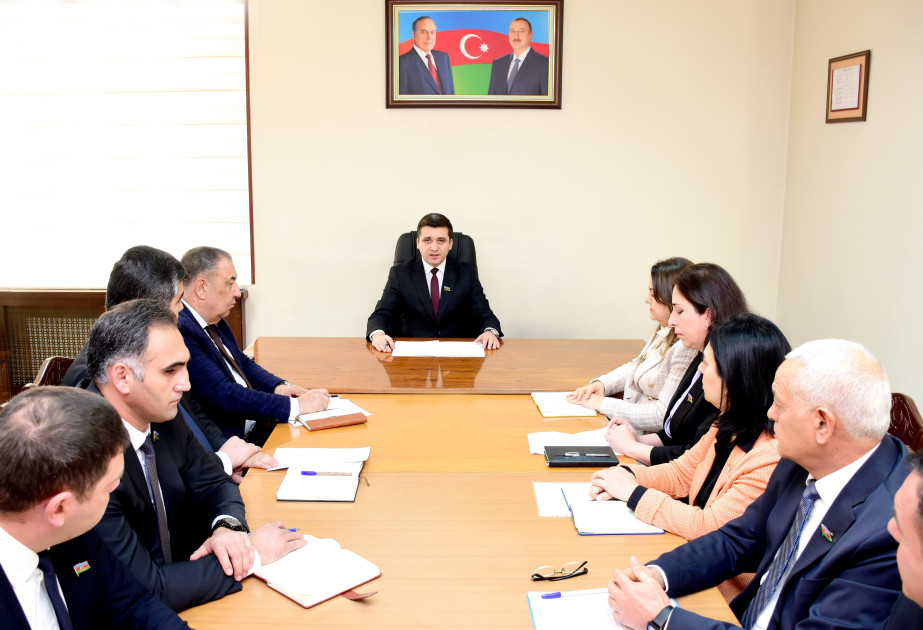 Ali Məclisdə komitə iclası keçirilib