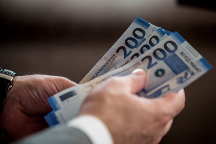 Ədliyyə Nazirliyinin hərbi qulluqçuları və xüsusi rütbəsi olan əməkdaşlarının maaşları artırılıb