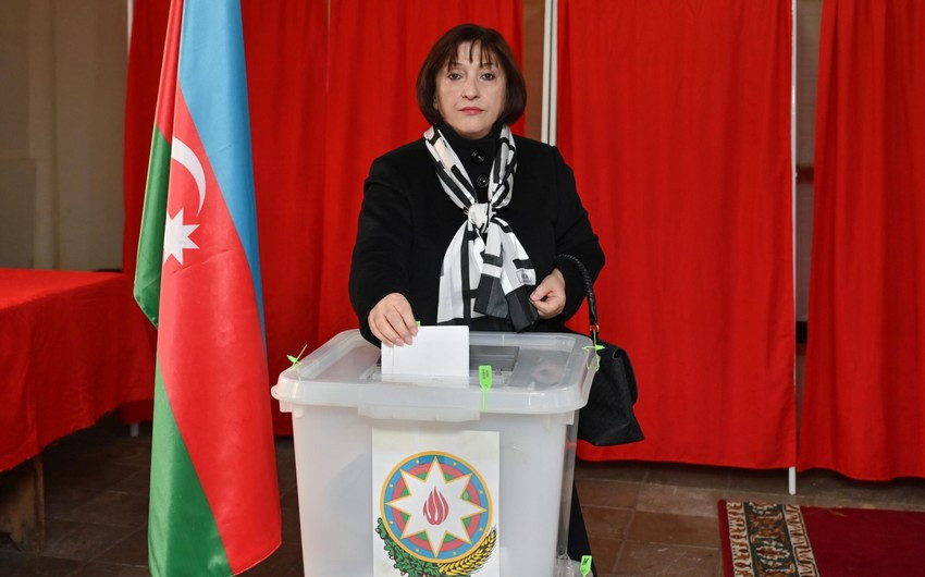 Milli Məclisin sədri Sahibə Qafarova səs verib