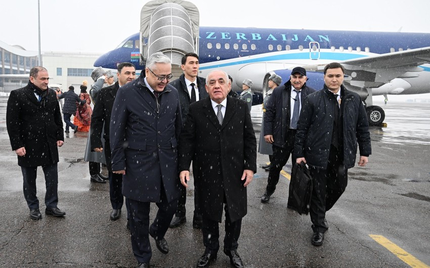 Baş nazir Almatıda
