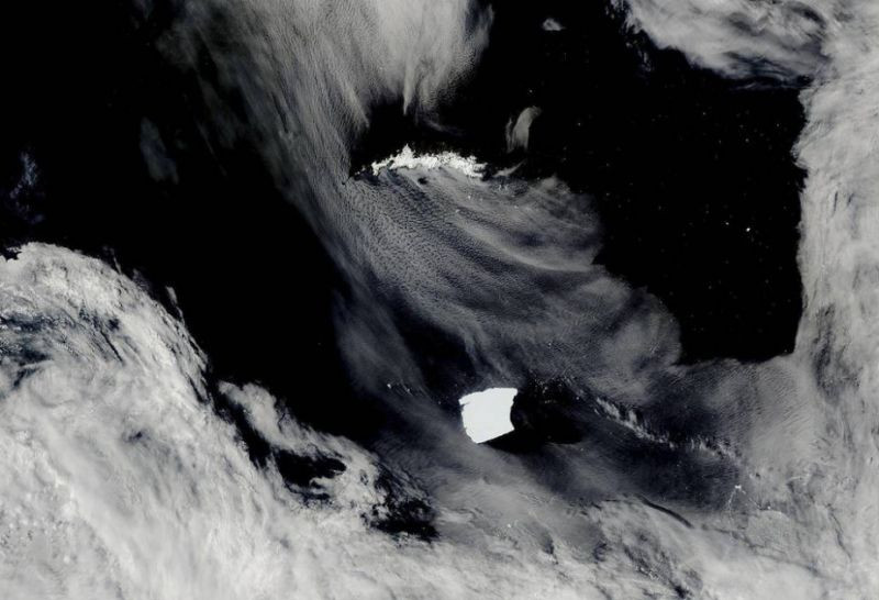 Dünyanın ən böyük aysberqindən 80 km²-lik parça ayrılıb