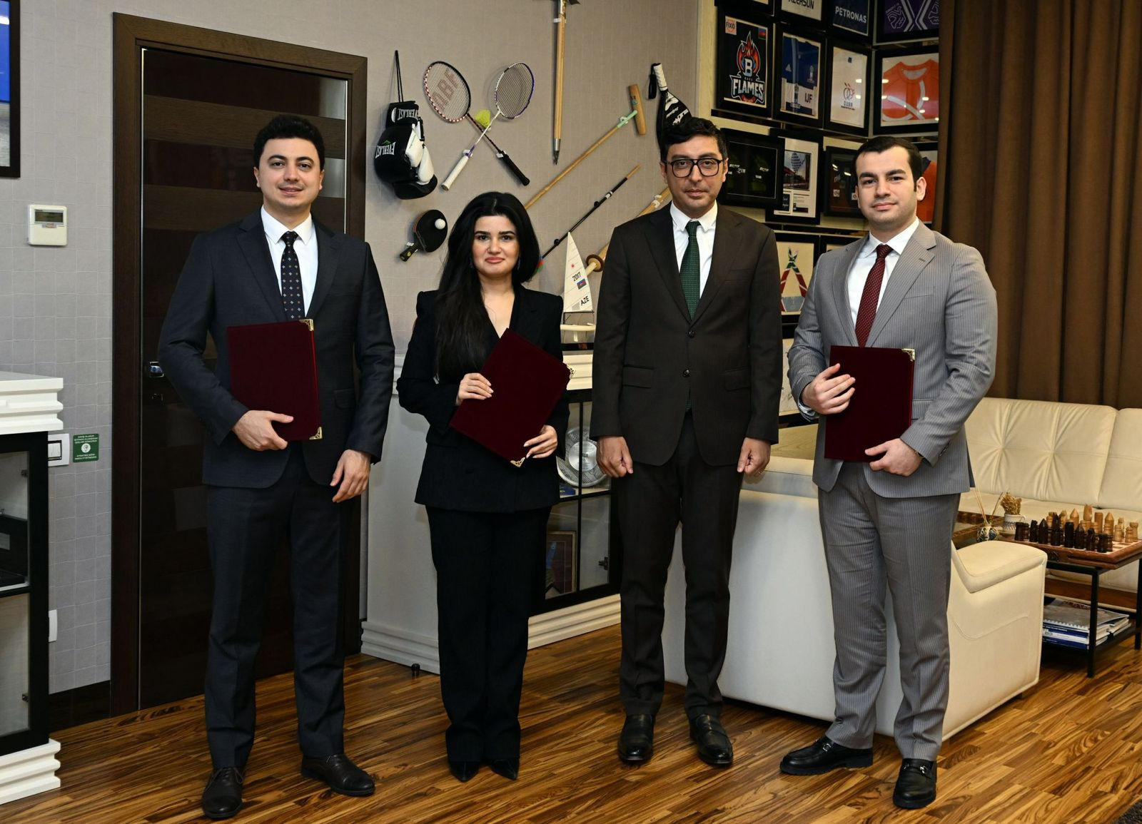 Fərid Qayıbov “Yüksəliş” müsabiqəsinin qalibləri ilə görüşüb