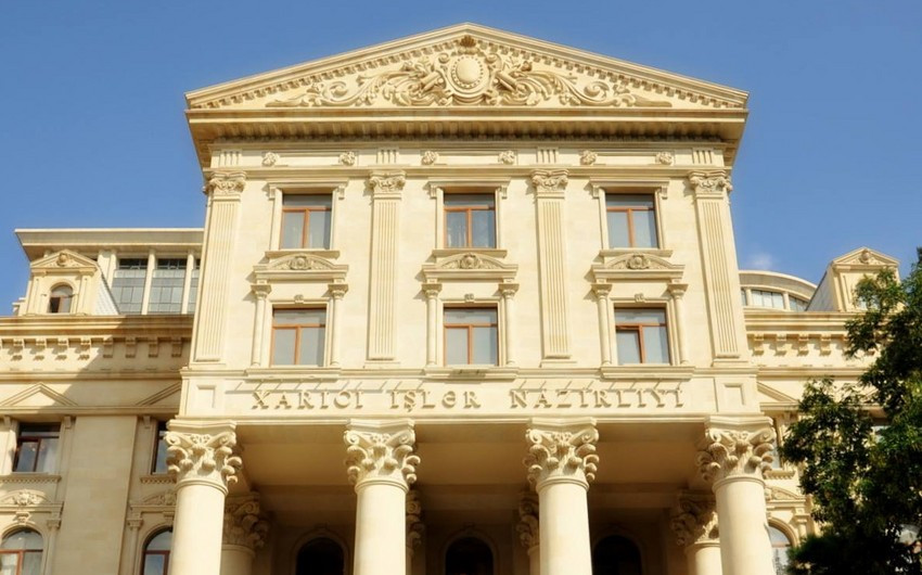 Azərbaycan XİN "Rus Evi"nin fəaliyyətinə xitam verilməsi qərarını şərh edib