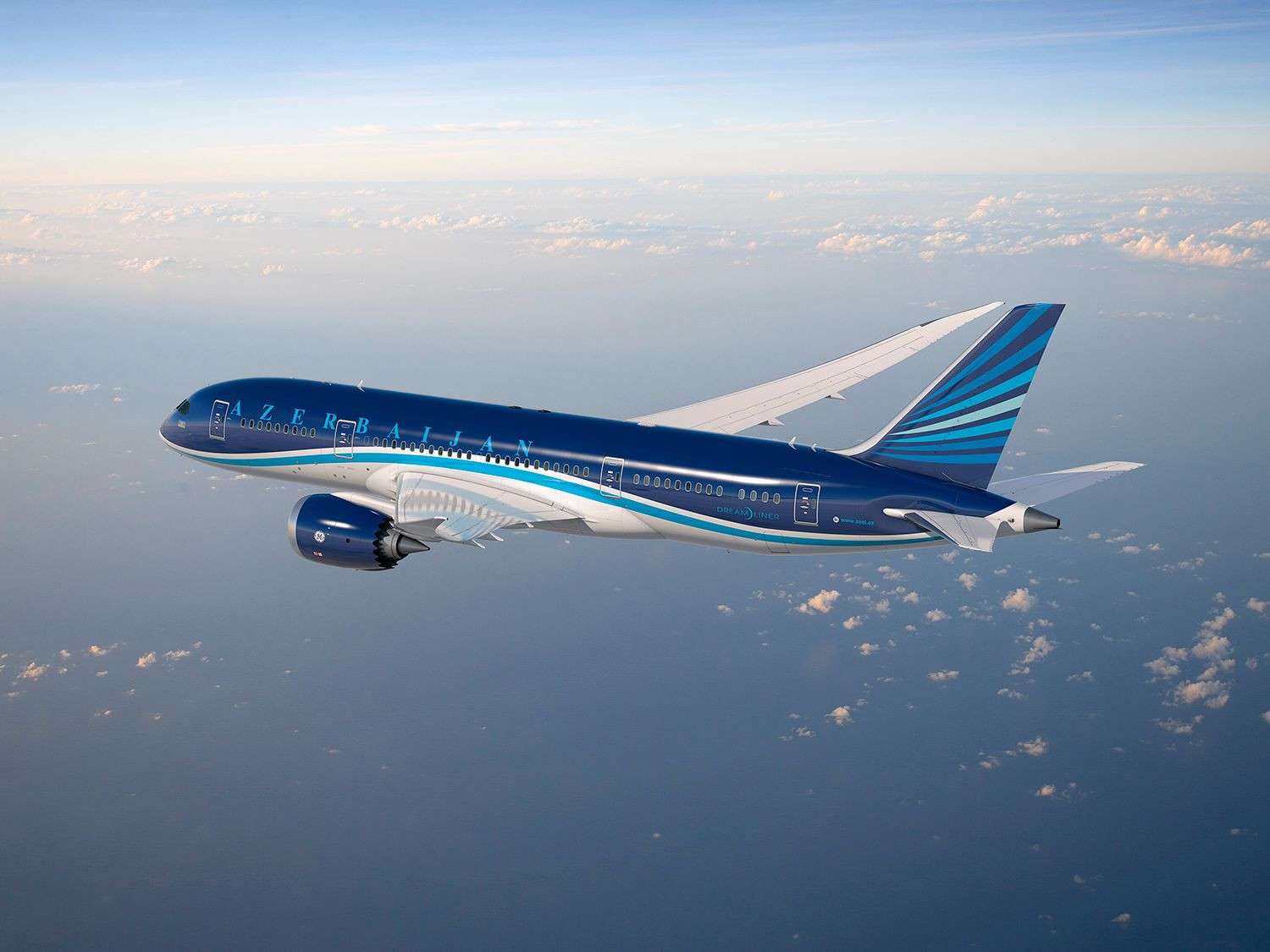 AZAL "Cessna 172S" təyyarəsində keçirilən son təlimlərdən sonra  ilk solo uçuşunu həyata keçirib