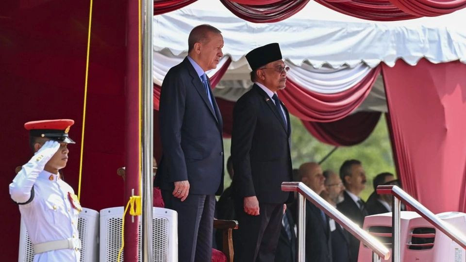 Ərdoğan Malayziyaya  gedib