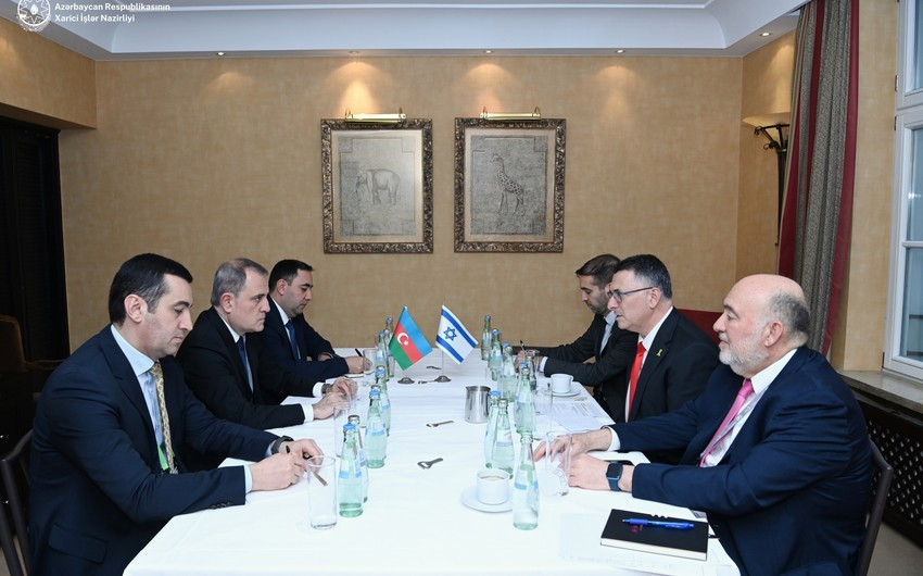 Ceyhun Bayramov israilli həmkarı ilə Yaxın Şərqi müzakirə edib