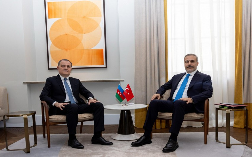 Ceyhun Bayramov türkiyəli həmkarı ilə görüşüb