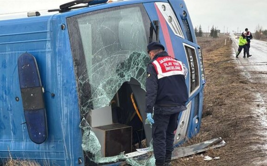 Dəhşətli yol qəzası: 14 yaralı