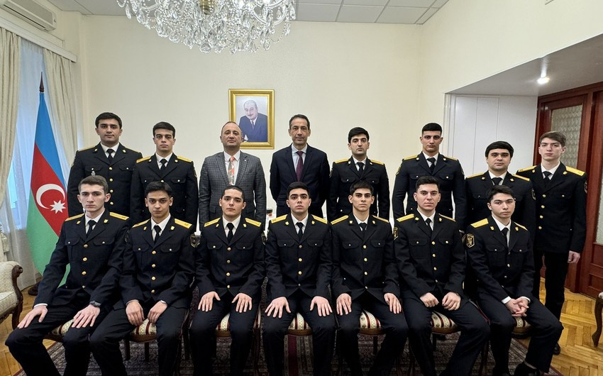 Rəhman Mustafayev Moskvada təhsil alan azərbaycanlı kursantlarla görüşüb