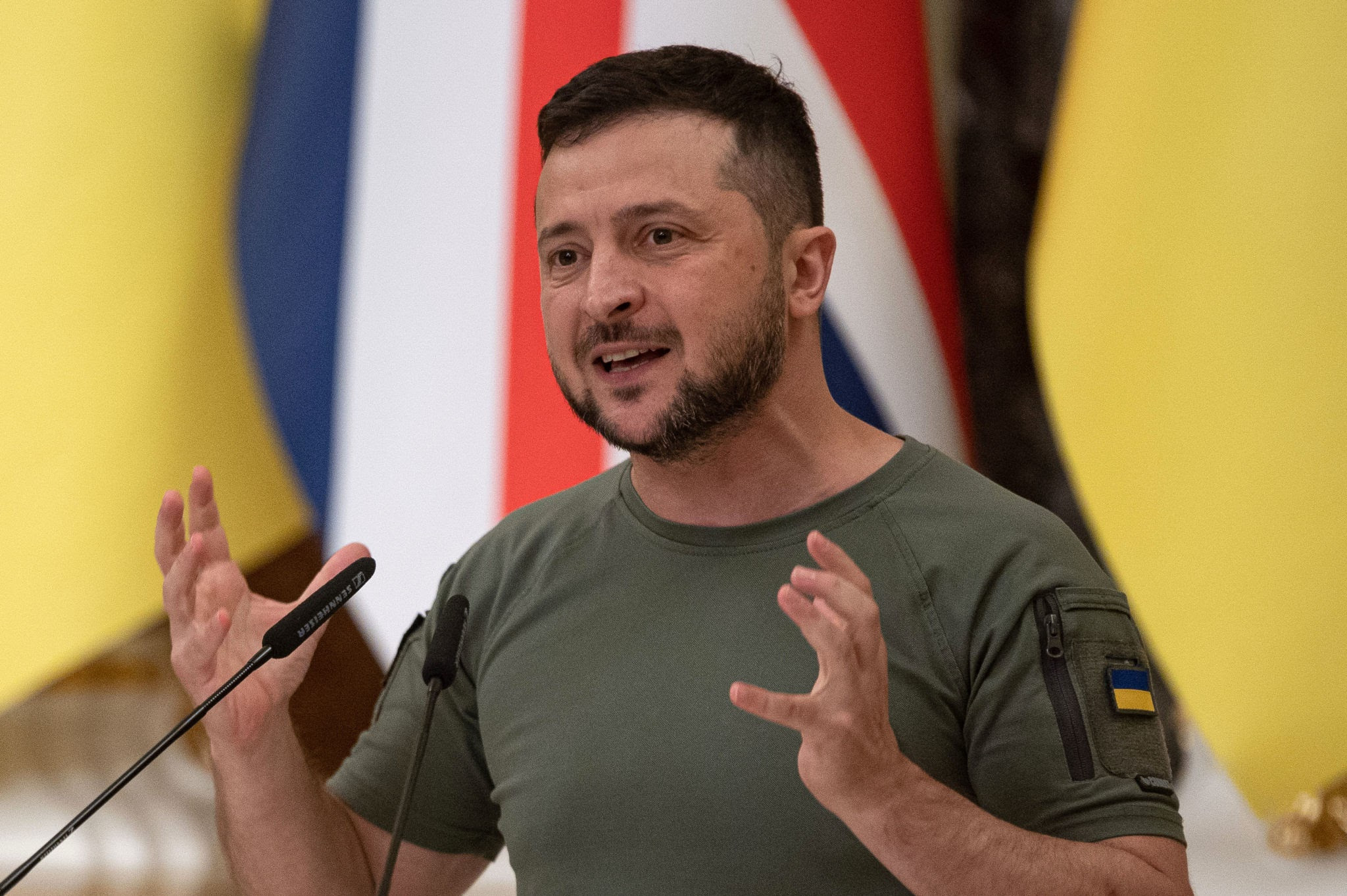 Zelenski: “Müharibənin bitməsini istəyirik, amma təhlükəsizlik zəmanətləri ilə”
