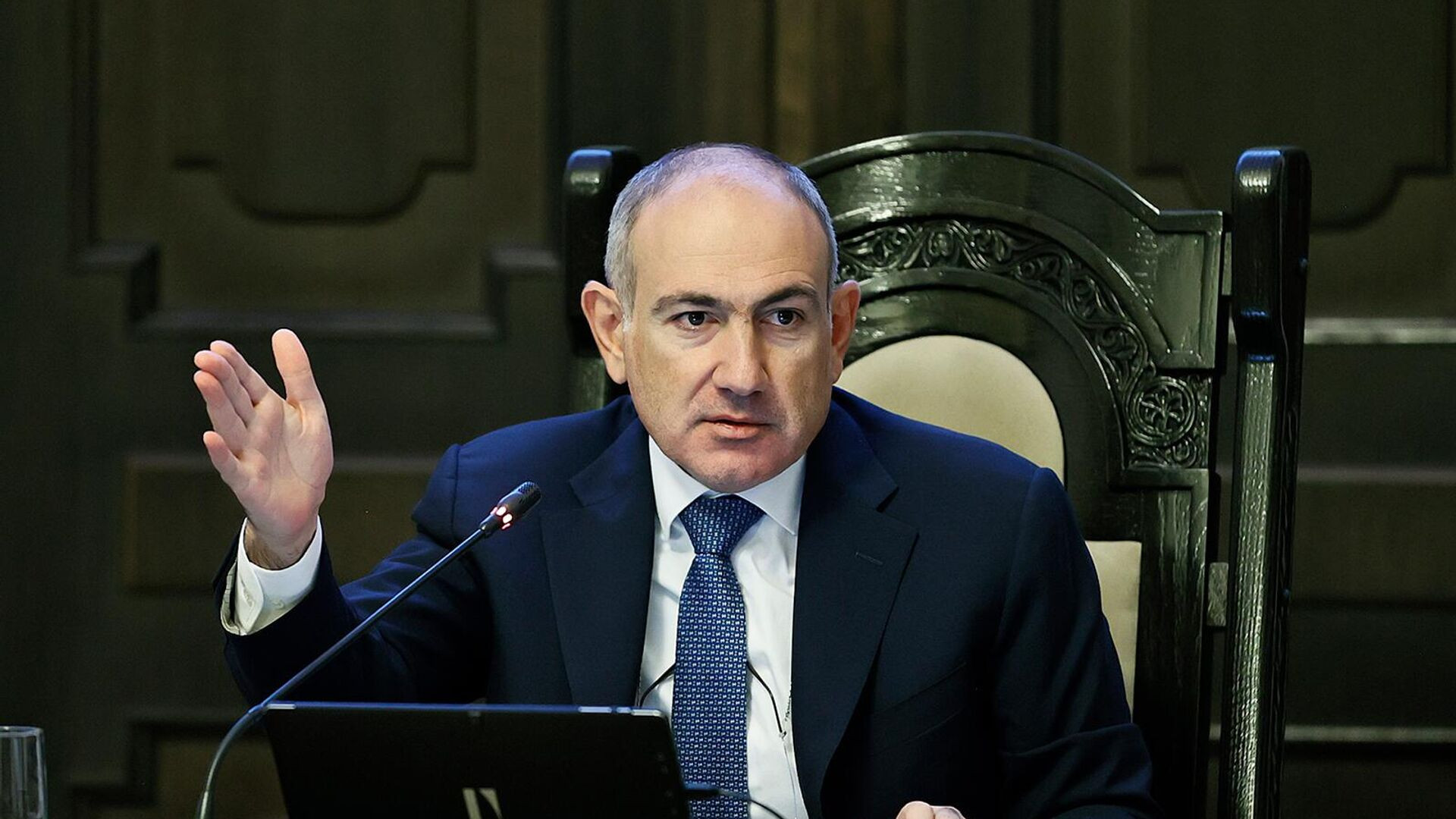Paşinyan: Yeni Konstitusiya Ermənistan üçün strateji zərurətdir
