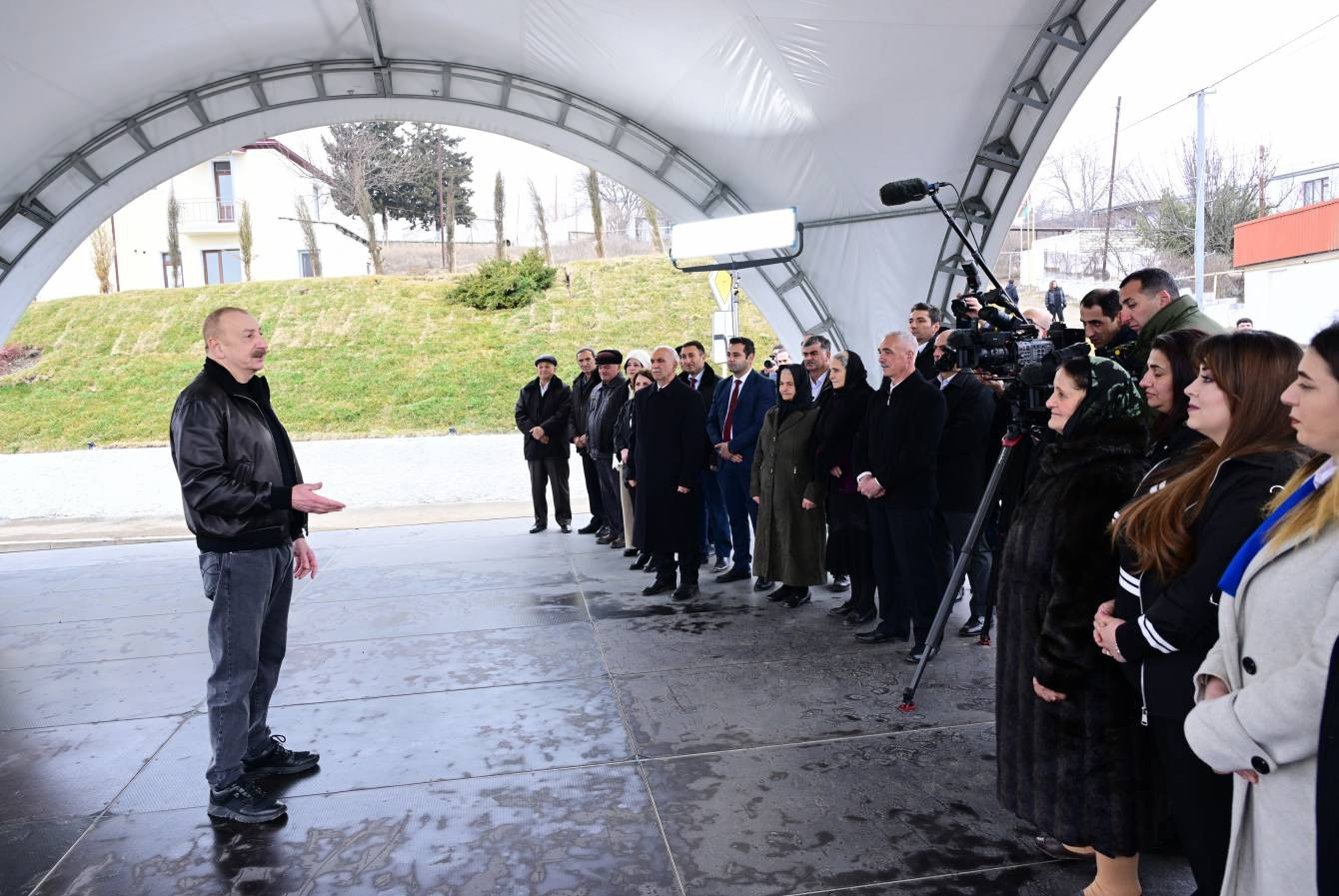 Hər şeyi mərhələli yollarla edirik, öz gücümüzlə, bizə heç kim kömək etmir -