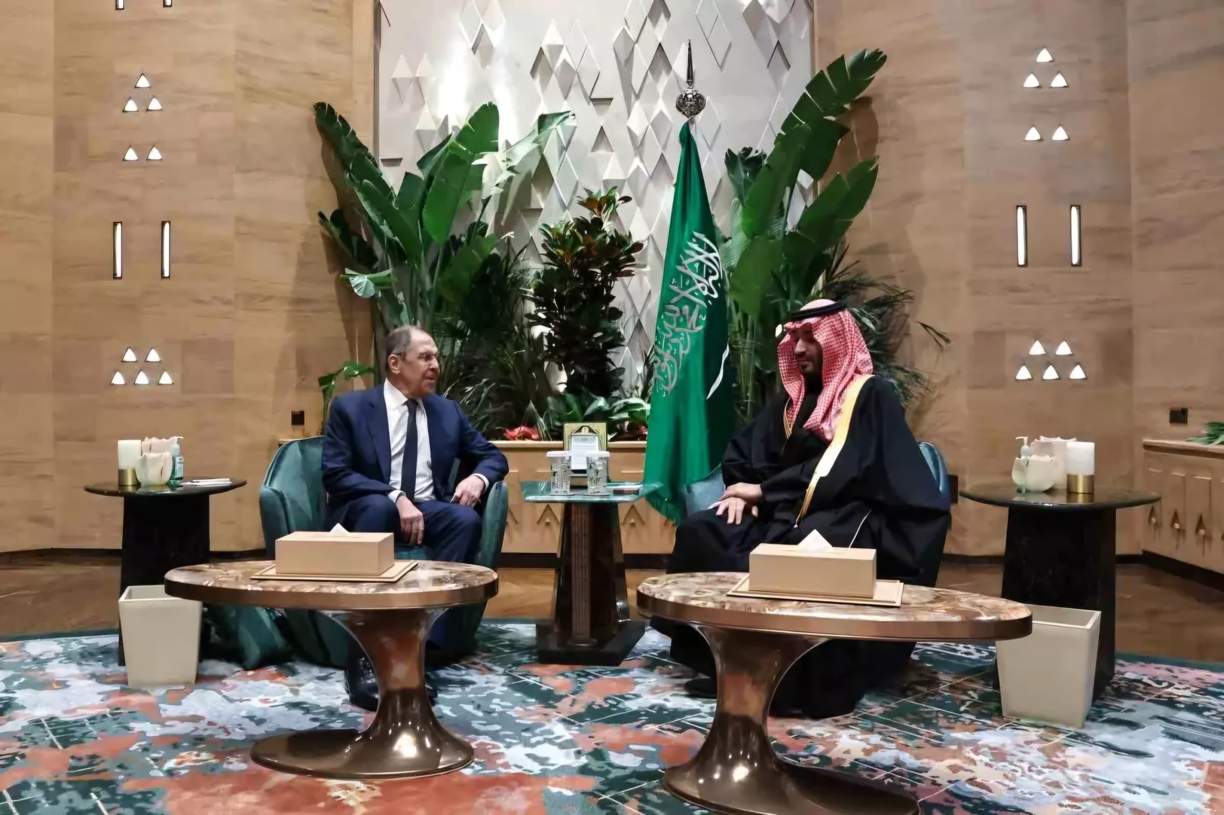 Lavrov vəliəhd şahzadə Salmanla görüşüb