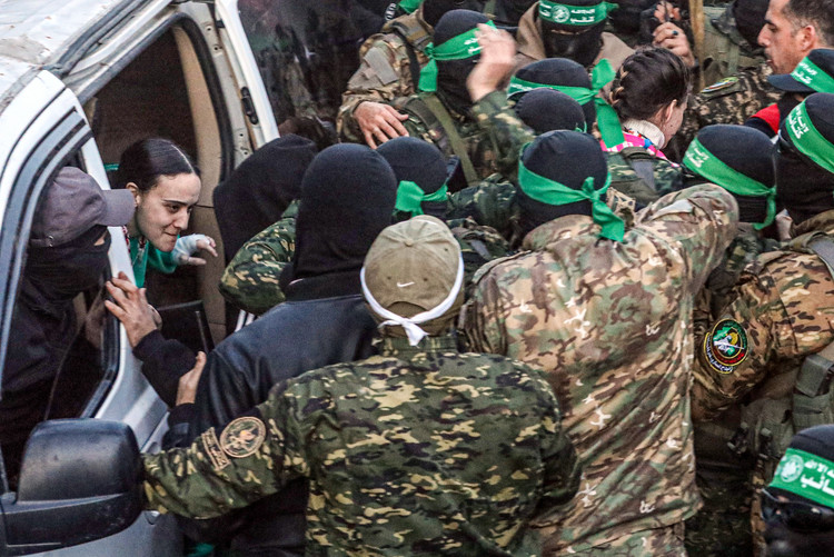 HAMAS-ın azad etdiyi girovlar İsrailə təhvil verilib