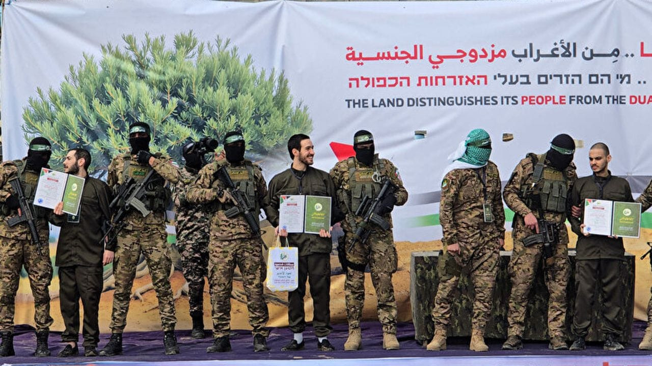 Azad edilən israilli girovun etdiyi hərəkət gündəm oldu -