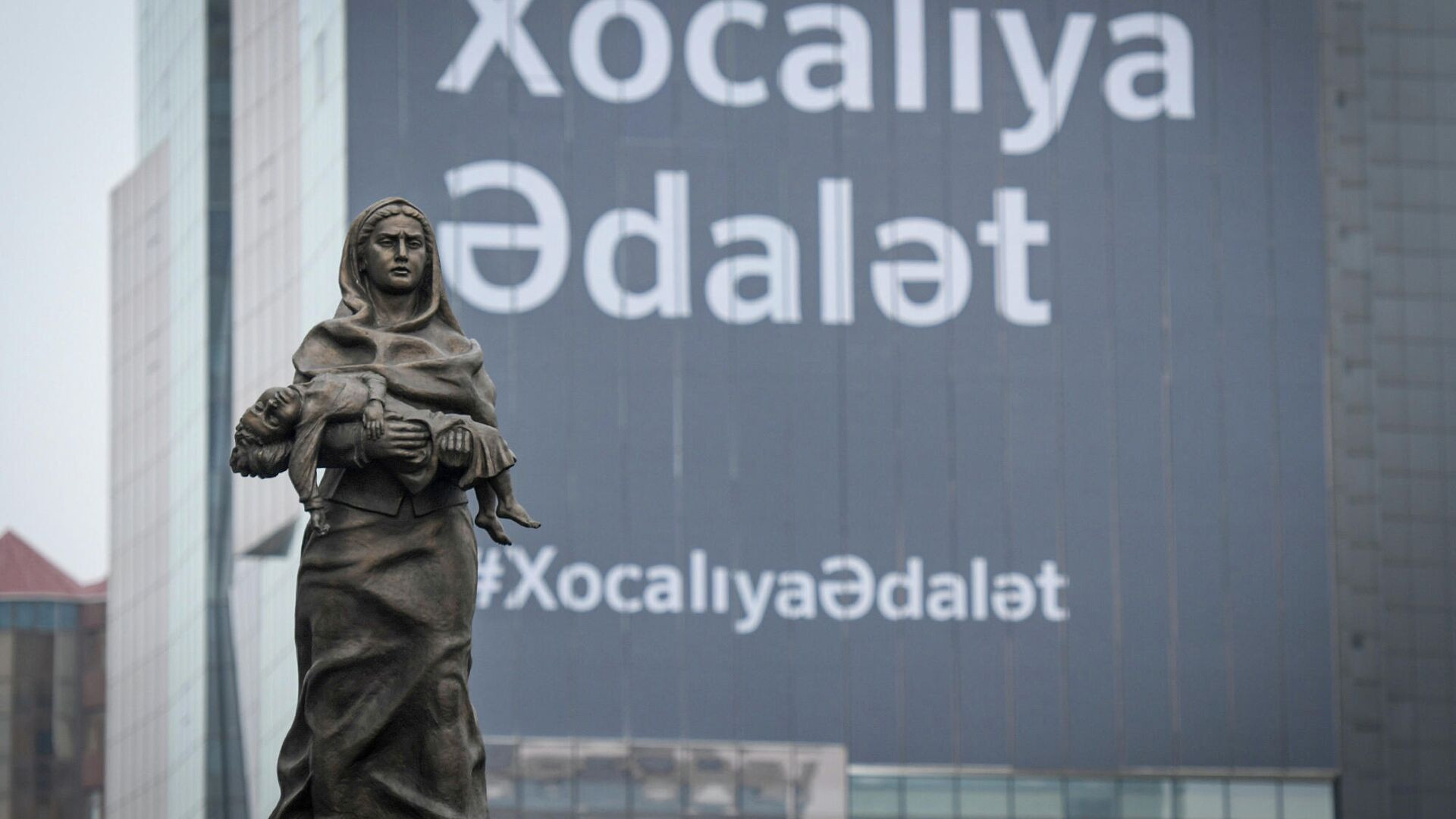 ABŞ səfirliyi Xocalı soyqırımı qurbanlarının xatirəsini yad edib