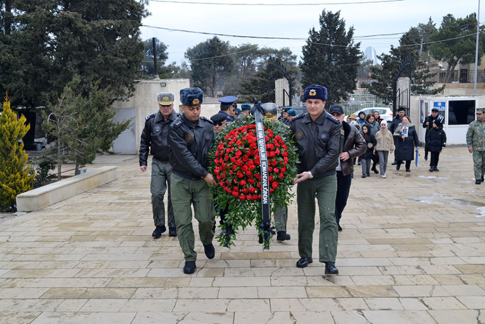 Şəhid hərbi pilot Famil Məmmədlinin xatirəsi yad edilib