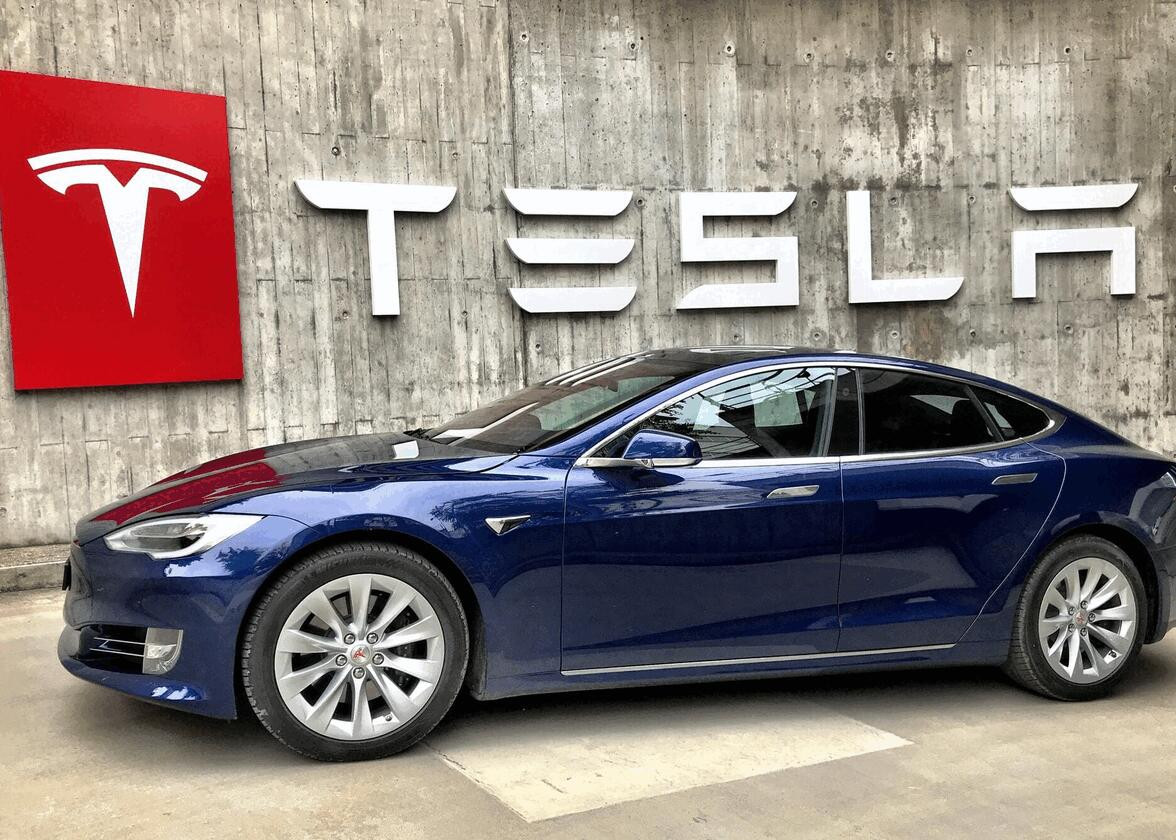 Almaniyada Tesla-ya maraq azalıb: 94% alıcı İmtina edir