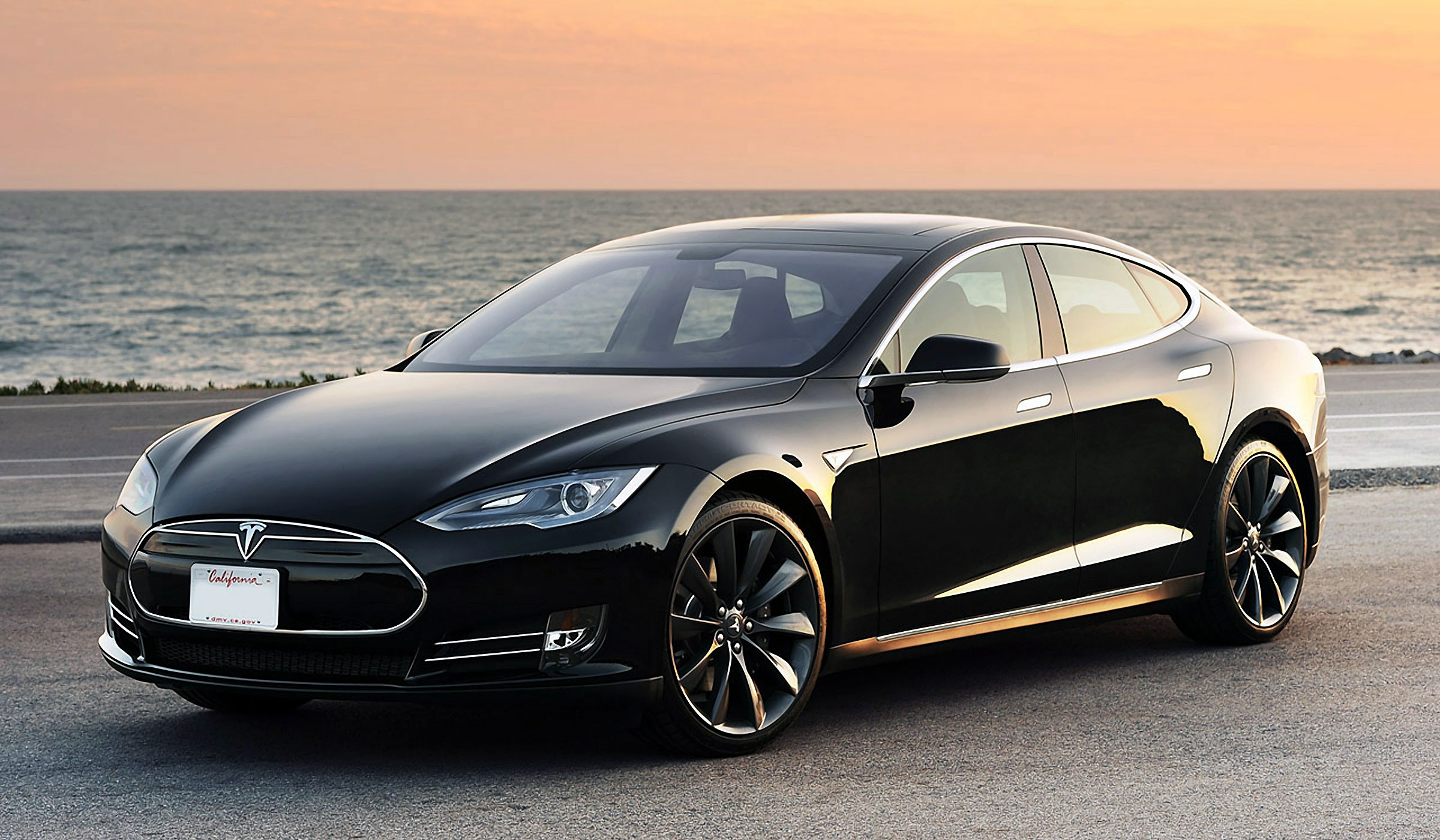 Tesla ucuz elektrikli avtomobilin buraxılışını təxirə saldı