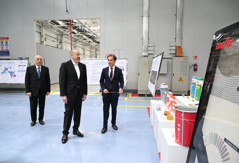 Prezident İlham Əliyev Sumqayıt Kimya Sənaye Parkında bir sıra müəssisələrin açılışını edib