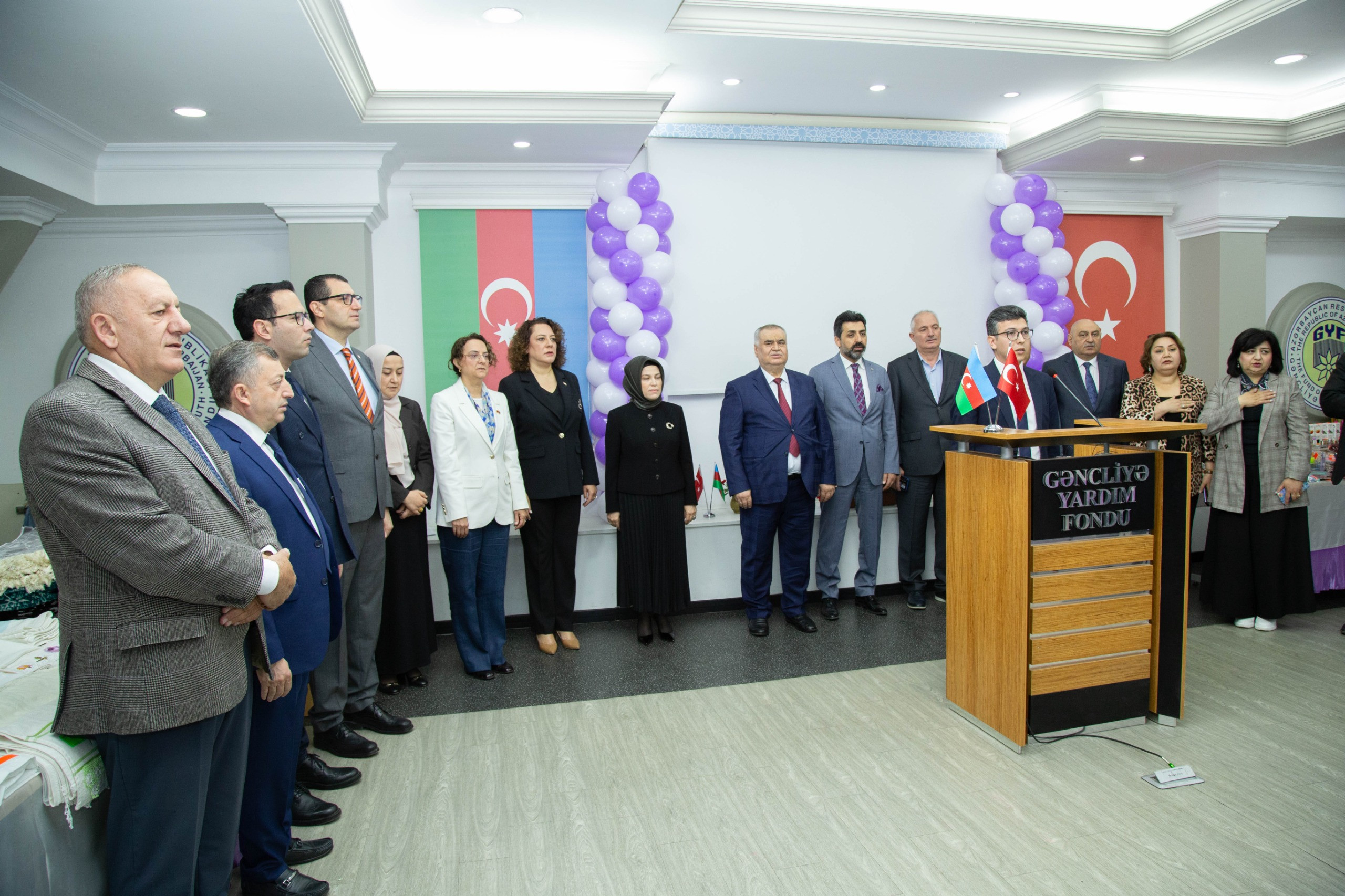 GYF-də “Xeyirxah Əllər, Xoşbəxt Gələcəklər” adlı xeyriyyə sərgisinin açılış mərasimi keçirilib