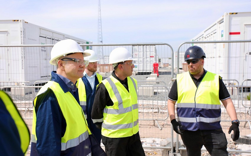 Pərviz Şahbazov Britaniyada Azərbaycanın “yaşıl enerji” potensialını müzakirə edib