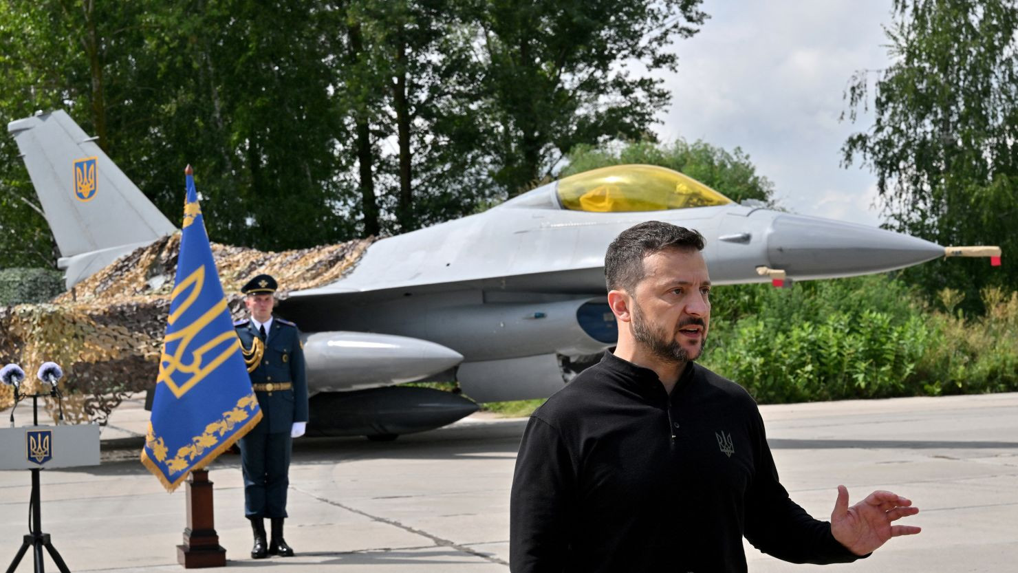 Zelenski F-16-larla bağlı müşavirə keçirib