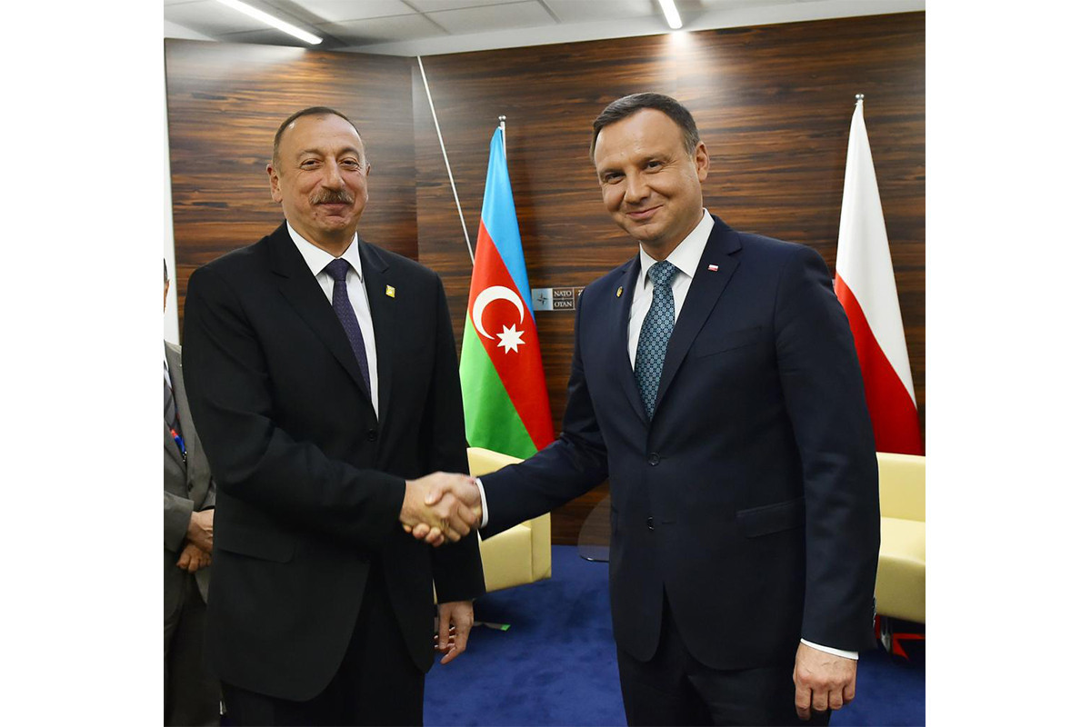 İlham Əliyev Polşa Prezidentini təbrik edib
