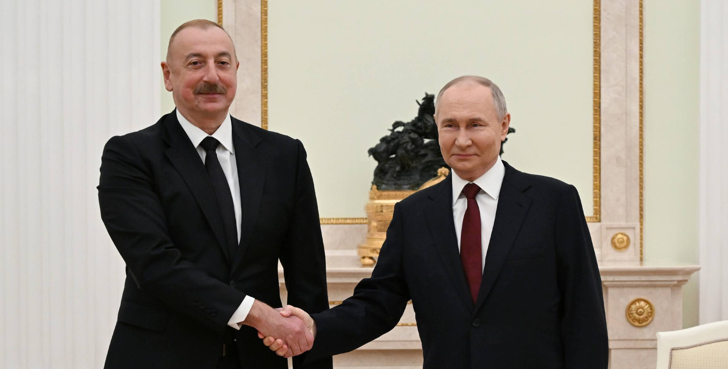 Vladimir Putin İlham Əliyevi təbrik edib