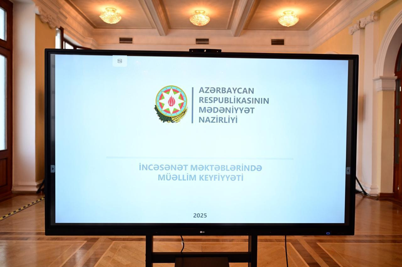 “Musiqi və incəsənət məktəblərində müəllim keyfiyyəti” mövzusunda dəyirmi masa keçirilib