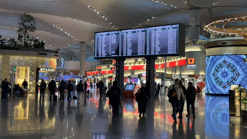 İstanbul hava limanında Livana göndərilən partlayıcı maddə aşkarlanıb