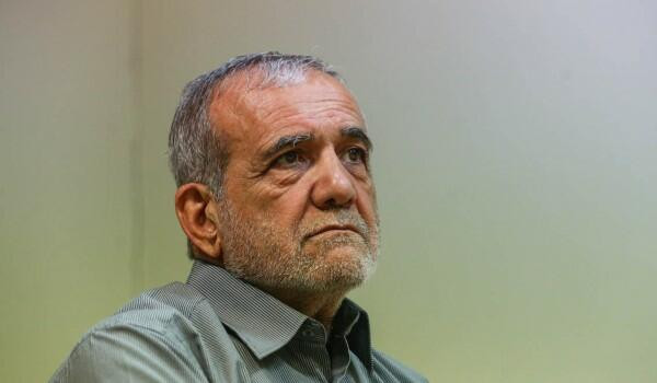 Sabiq prezidentinin anası Pezeşkiana xəbərdarlıq etdi: “Helikopterə minmə!”