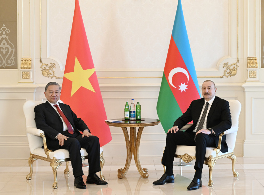 Prezident İlham Əliyev və To Lamın məhdud tərkibdə görüşü başlayıb