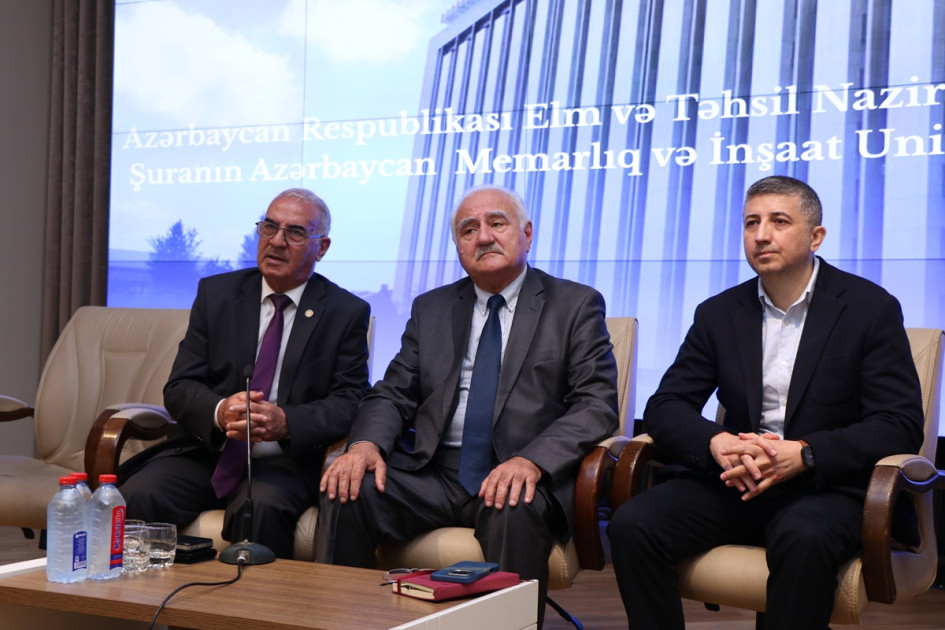 Elm və Təhsil Nazirliyi yanında İctimai Şuranın üzvləri AzMİU-da tələbələrin təkliflərini dinləyiblər