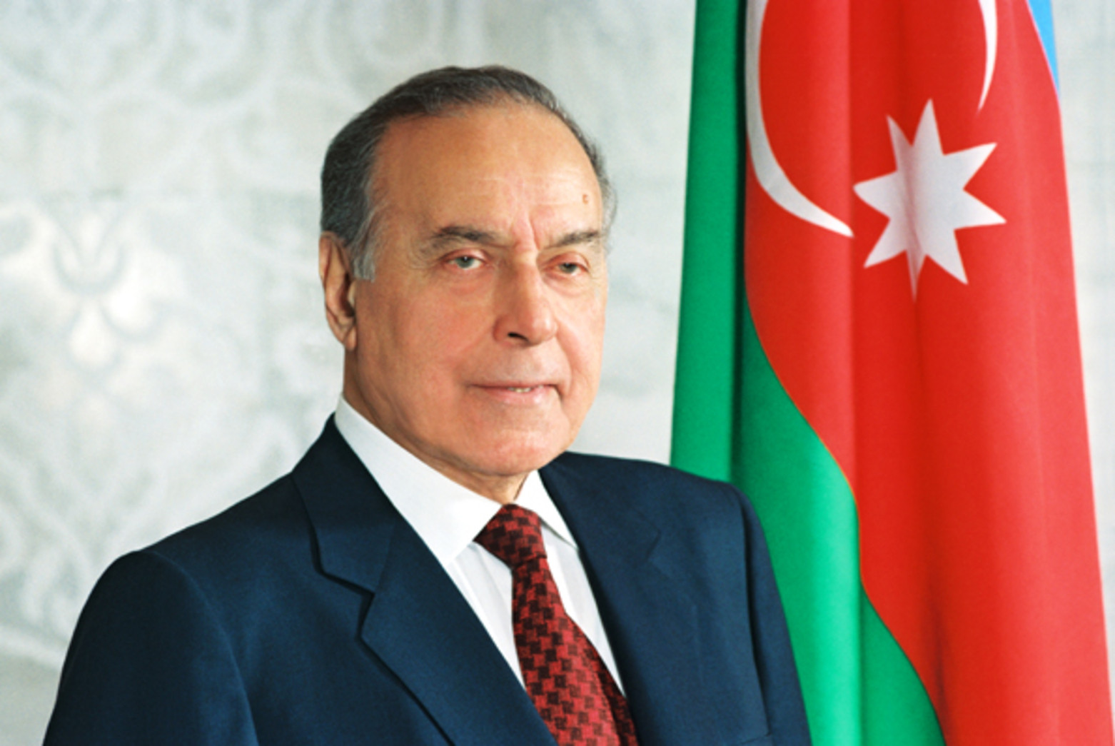 Heydər Əliyev irsi ilə suverenliyə doğru