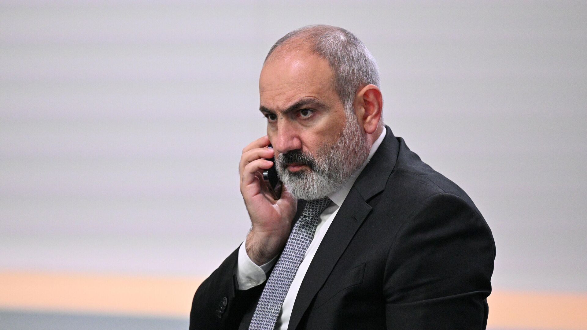 Paşinyan "evinə qayıdır"?