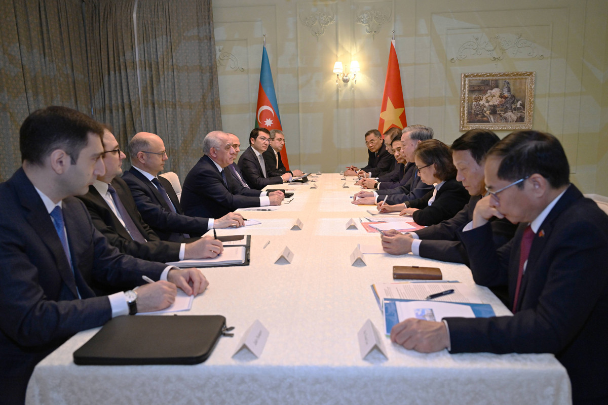 Əli Əsədov To Lamla görüşüb