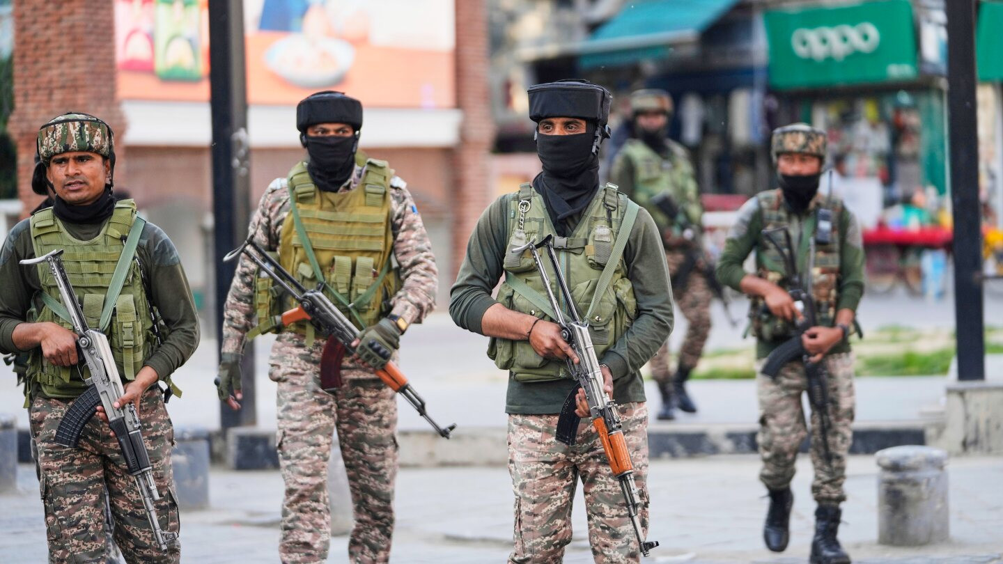Hindistan Pakistanla uzunmüddətli müharibəyə hazırlaşır?: Batalyonlar akivləşdirilir
